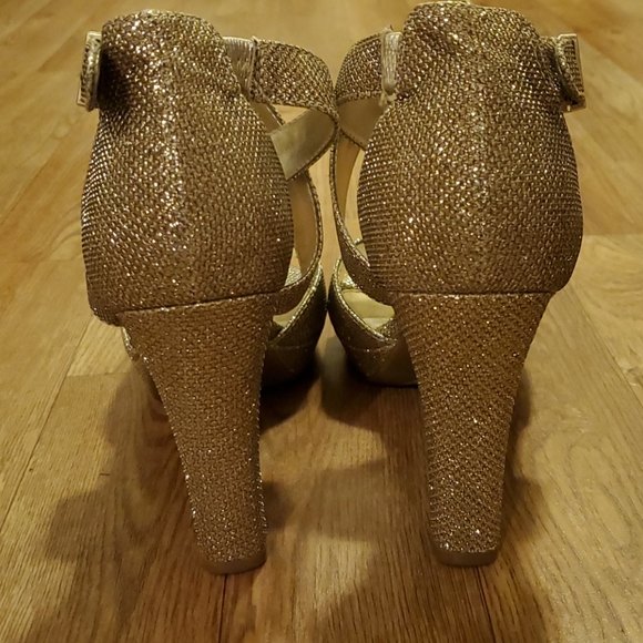 Shoe - Picture 2 of 2